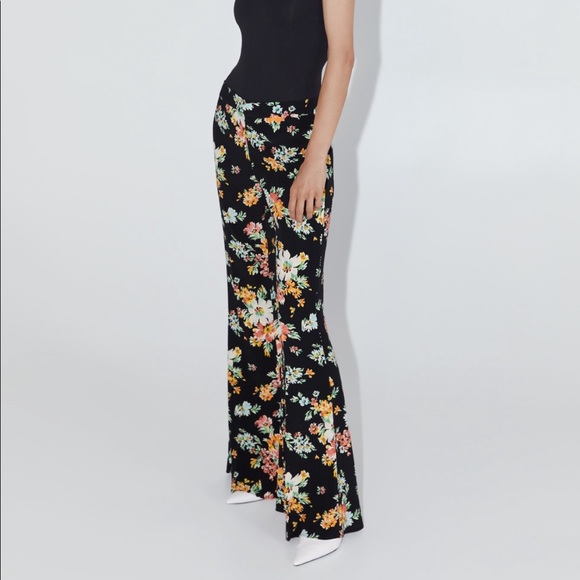 ZARA Floral Print Flare Leg Pants - Picture 4 of 8